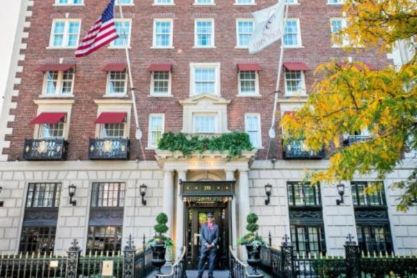 Elliot Hotel Exterior